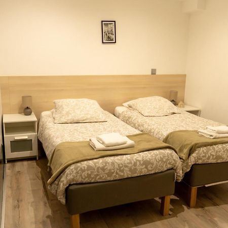 Appartement 1-4 Pers - Aeroport Cdg, Parc Expo, Villepinte - A L'Ombre Du Pin "9" Le Pin  Buitenkant foto