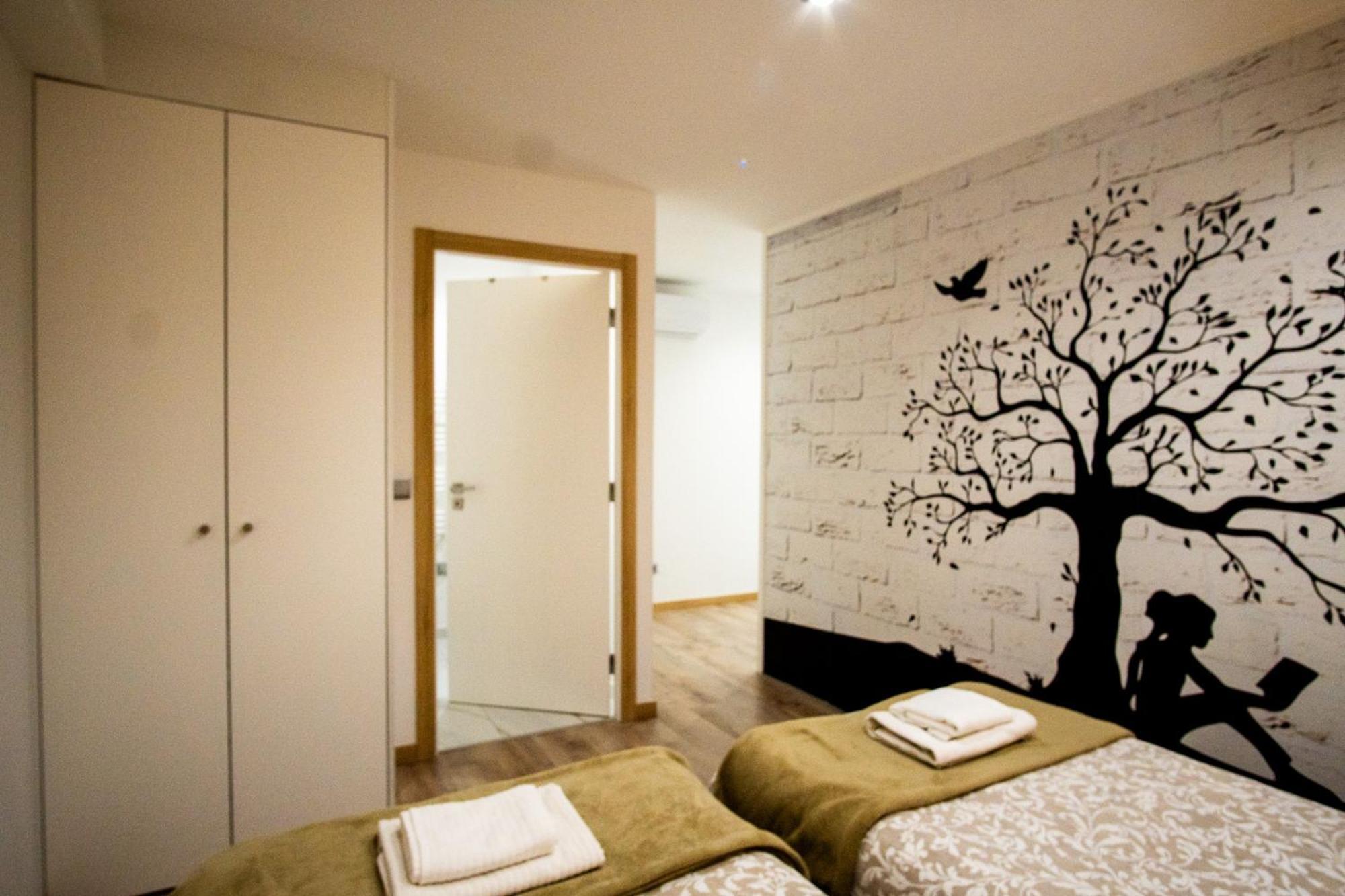 Appartement 1-4 Pers - Aeroport Cdg, Parc Expo, Villepinte - A L'Ombre Du Pin "9" Le Pin  Buitenkant foto