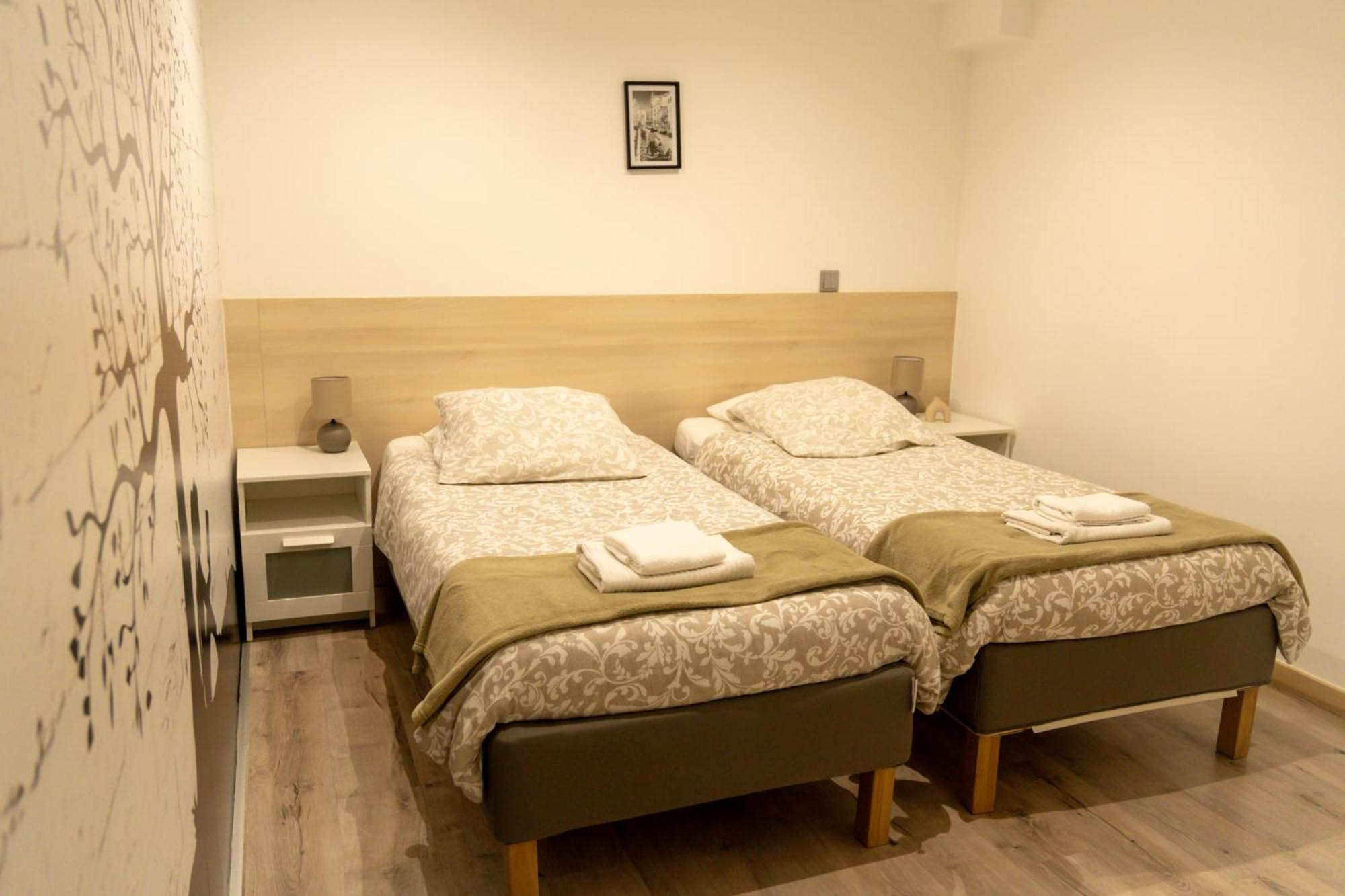Appartement 1-4 Pers - Aeroport Cdg, Parc Expo, Villepinte - A L'Ombre Du Pin "9" Le Pin  Buitenkant foto